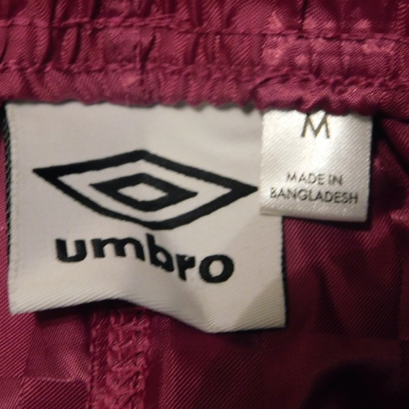 Umbro Big Girls Adjustable Waist Pull-On Short Size: M (10/12) - Picture 3 of 3